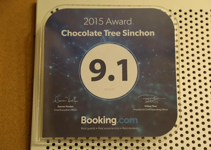 Chocolate Tree Sinchon Pensión 2*